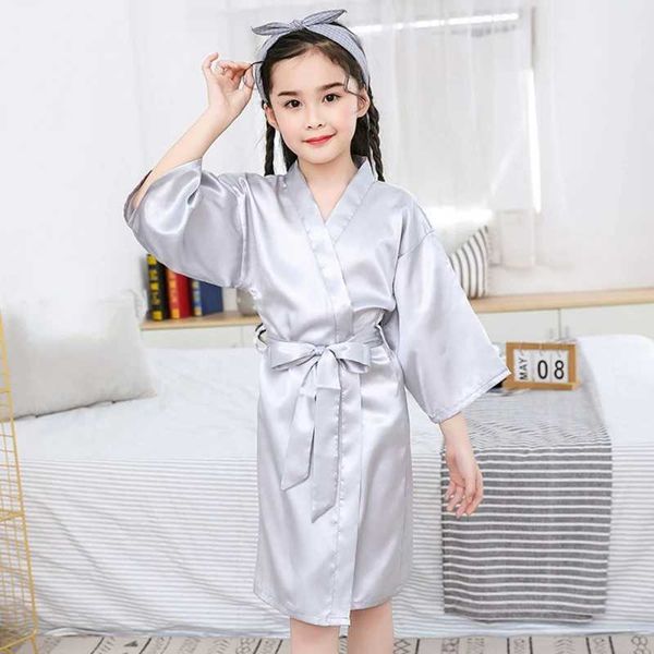 2-11Y Summer Girls Robes Satin Kids Robes Toddler Children Faux Silk Solid Loose Thin Soft Pajamas Chic Bathrobe Sleepwear DressXJ241216

Summer satin robes for girls aged 2-11, featuring faux silk...