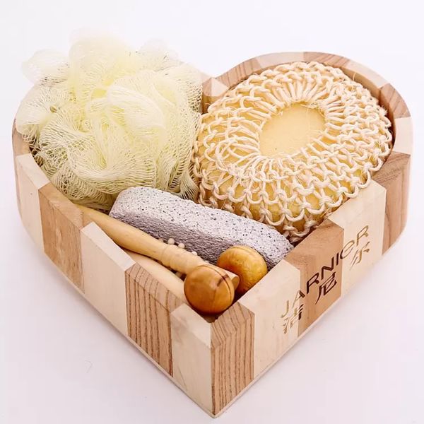 Bath set with 6 pieces including wooden heart-shaped gift box, sisal sponge, comb, massage brush, and spa accessories