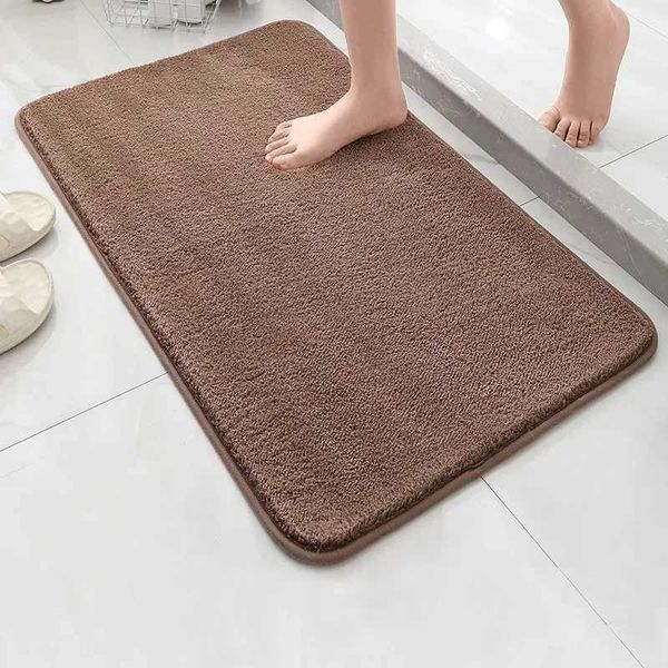Fluffy anti-slip bathroom mat for toilet, absorbent floor rug by bathtub or wash basin, washable