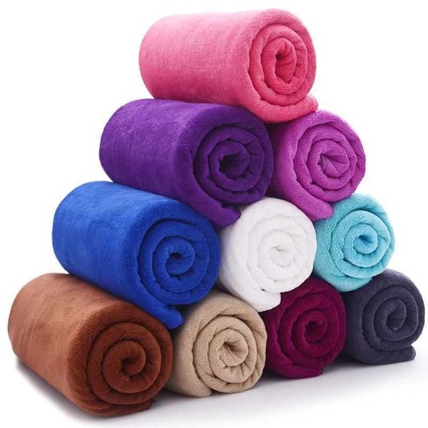 Large, soft, and quick-drying bath towel, highly absorbent, oversized for sports and travel, fade-resistant, multi-functional, size 150cm x 200cm