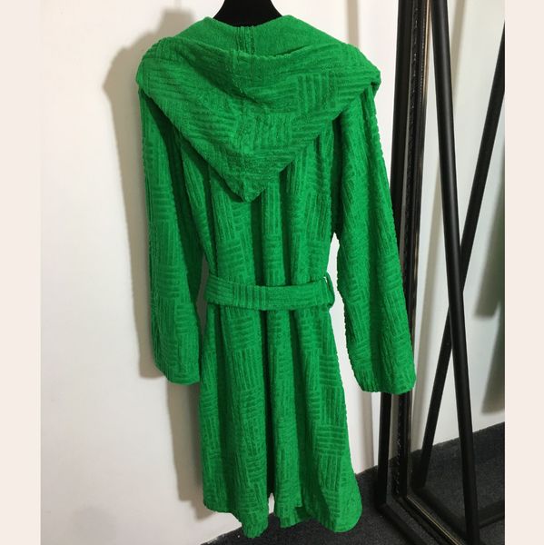 Leisure Hooded Bath Robe for Men and Women - Cozy Unisex Lace-Up Waist Bathrobe for Warm Autumn and Winter Nights