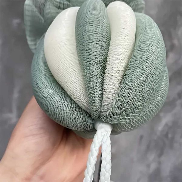 Retractable mesh exfoliating loofah for hotel body bath sponge use