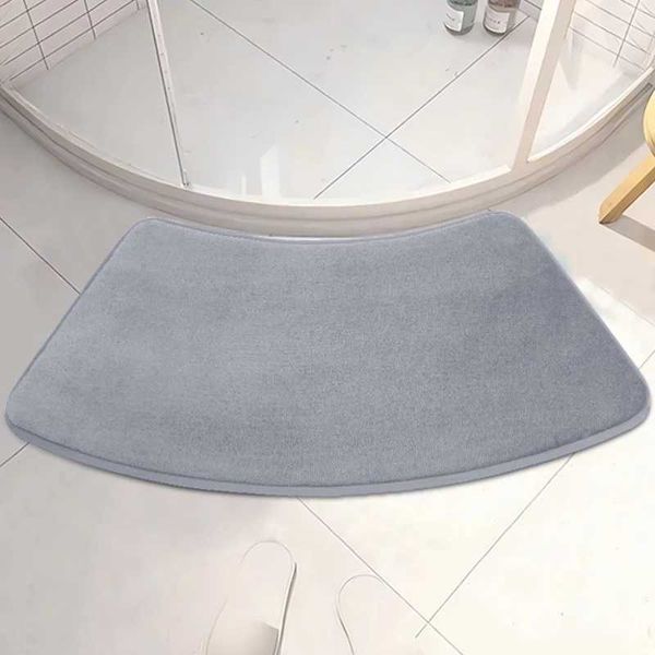 Soft Non-Slip Absorbent Bath Mat with Curved Design for Bathroom, Shower Carpet and Rug Accessories