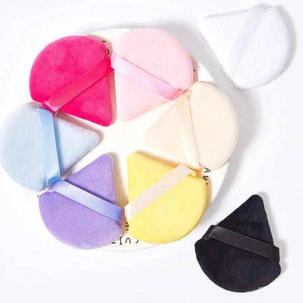 Soft triangular makeup sponges for applying loose powder and body cosmetics